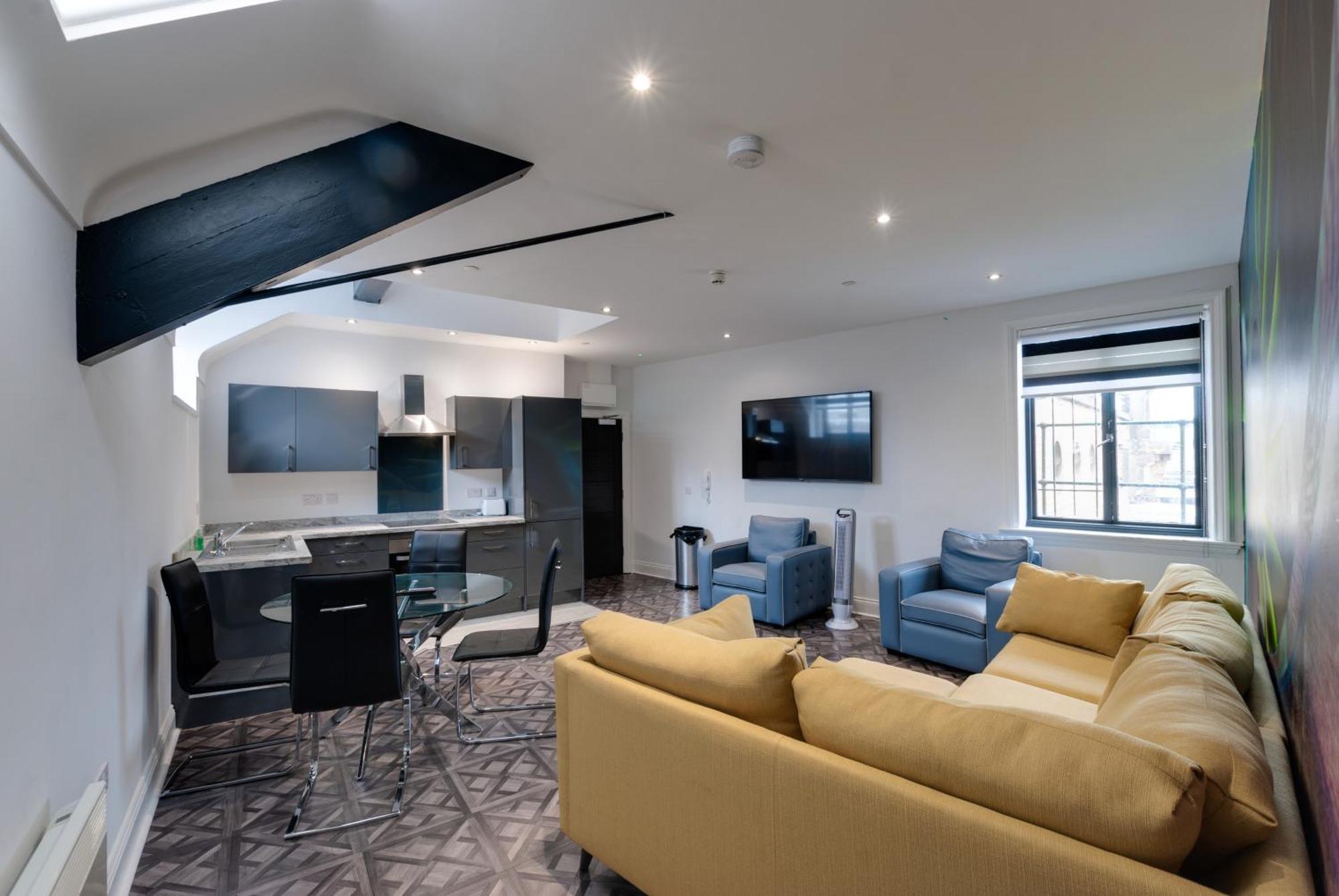 Temple Court Cavern Quarter Apartments By Happy Days ลิเวอร์พูล ภายนอก รูปภาพ